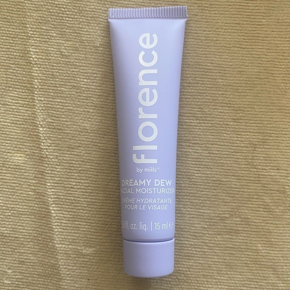 FLORENCE by Mills Set of 4 products-Moisturizer, Mask, Mascara and Lip Gloss - Picture 4 of 10